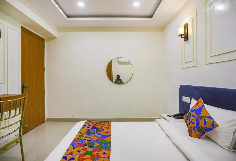 Fabhotel Cosmos