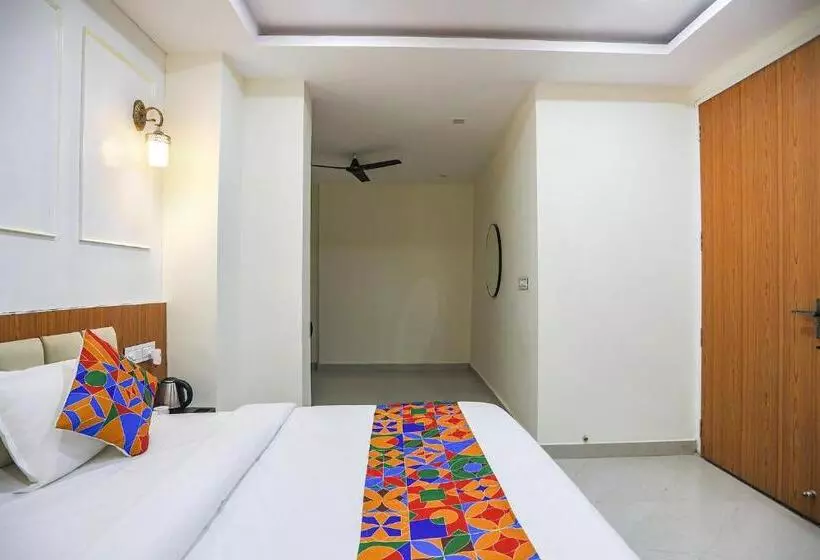 Fabhotel Cosmos