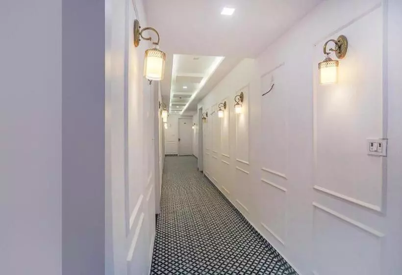 Fabhotel Cosmos