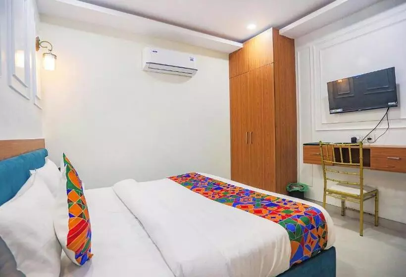 Fabhotel Cosmos
