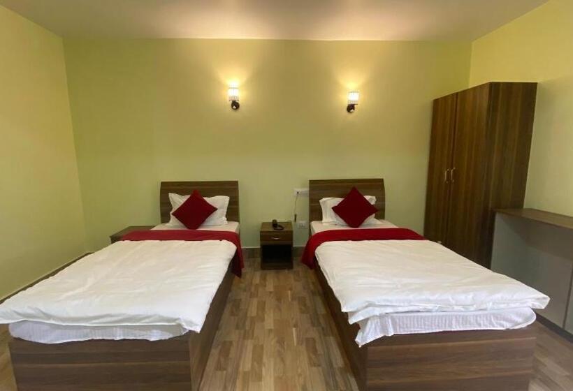 Hotel Lingmoo Residency