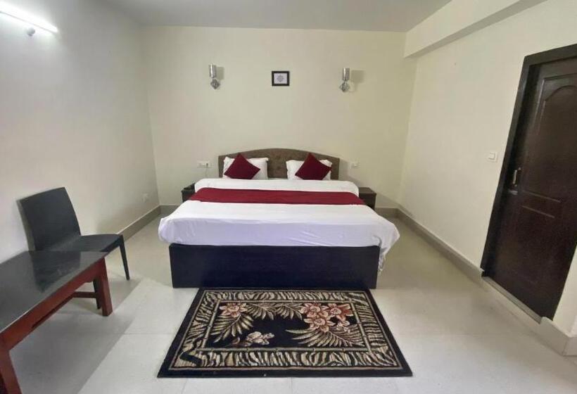 Hotel Lingmoo Residency