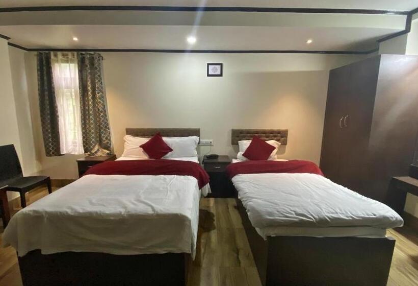 Hotel Lingmoo Residency