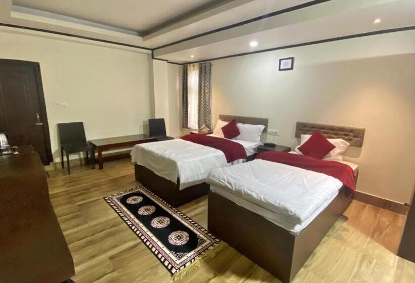 Hotel Lingmoo Residency