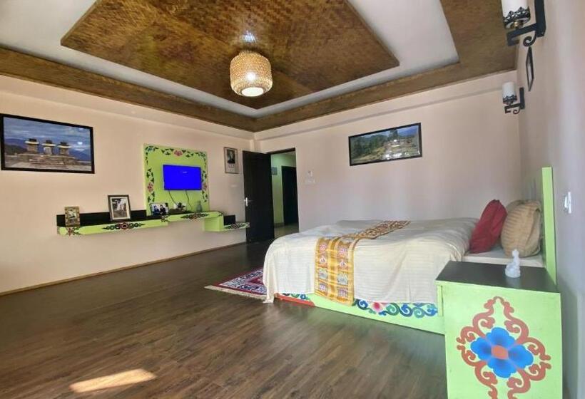 Hotel Lingmoo Residency