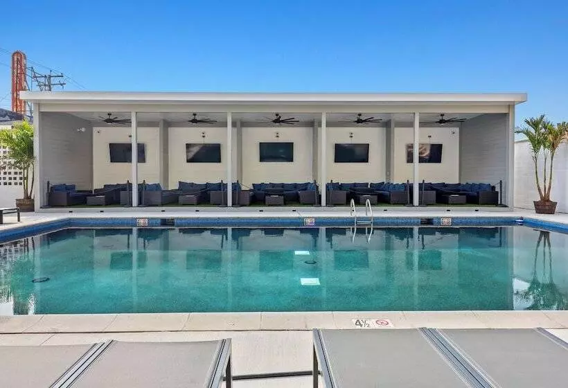 Hotelli Seaport Suites