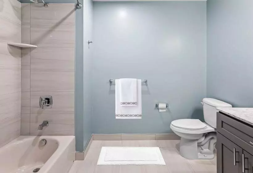 Hotelli Seaport Suites