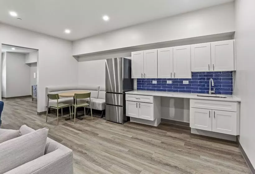 Hotelli Seaport Suites