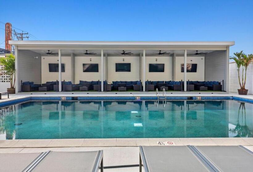 فندق Seaport Suites