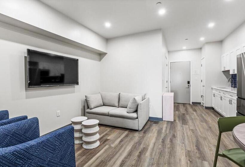 فندق Seaport Suites