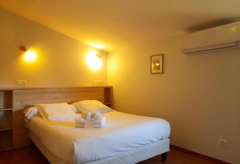 Hôtel Restaurant Platanes   Kb Hotel Group