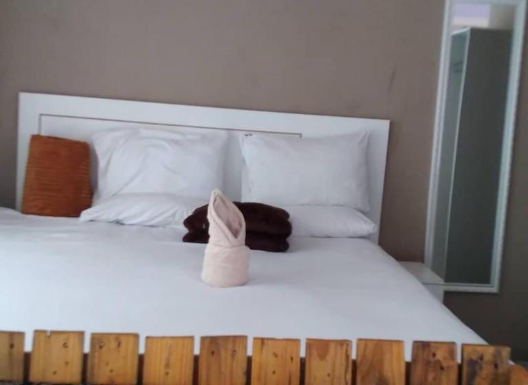 پانسیون Kadavu Accommodations