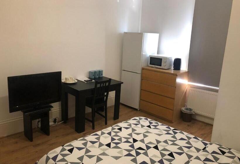 פנסיון London X Dm Weekly X Monthly Discounts X W13