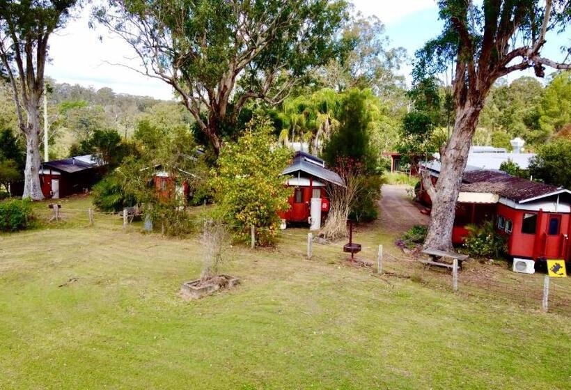 בית מלון כפרי Carriageway Retreat Unique Red Rattler Carriages And Units