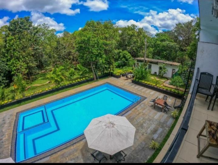 בית מלון כפרי Lavish Resort By Indigo