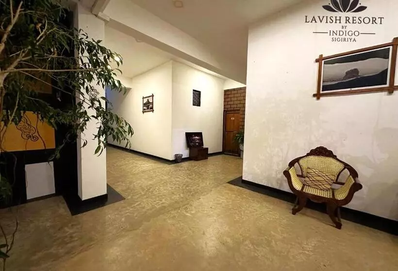 ホテル Lavish Resort By Indigo