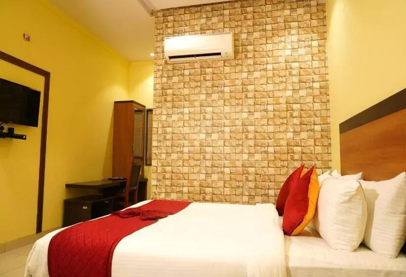 Hotelli Sri Brundavan Grand Inn