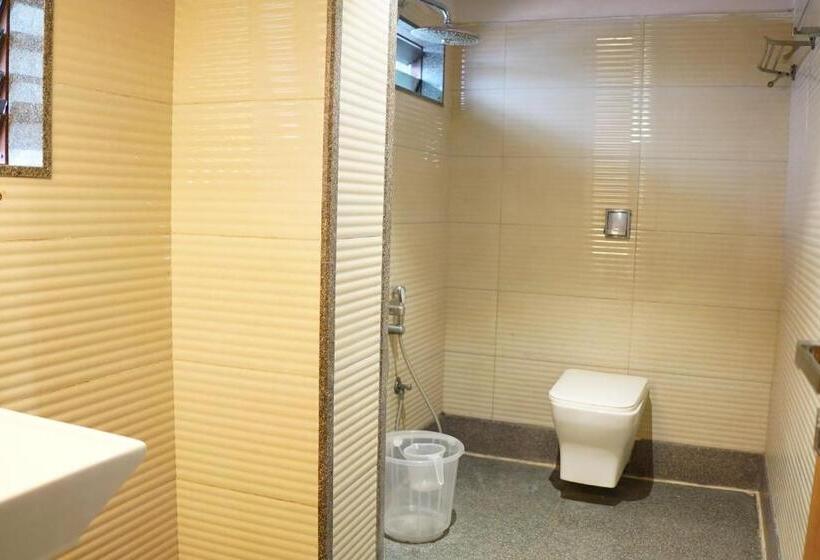 בית מלון כפרי Sri Brundavan Grand Inn