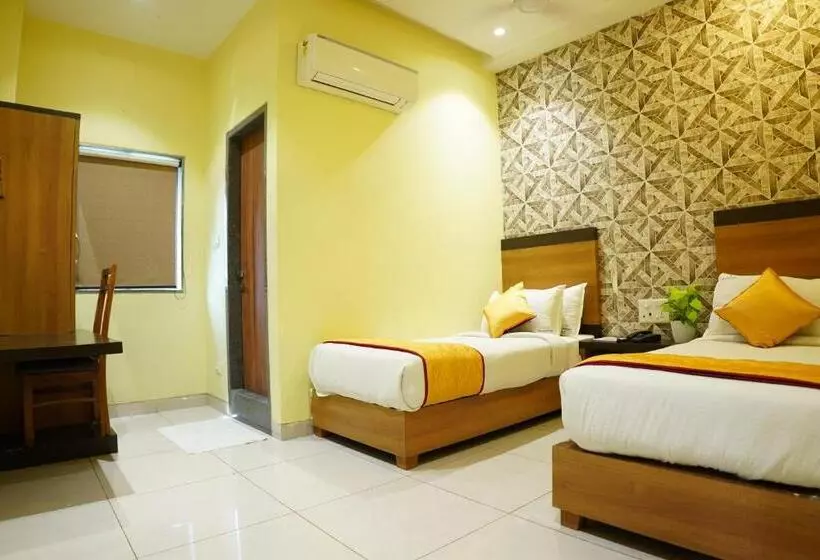 Hotelli Sri Brundavan Grand Inn