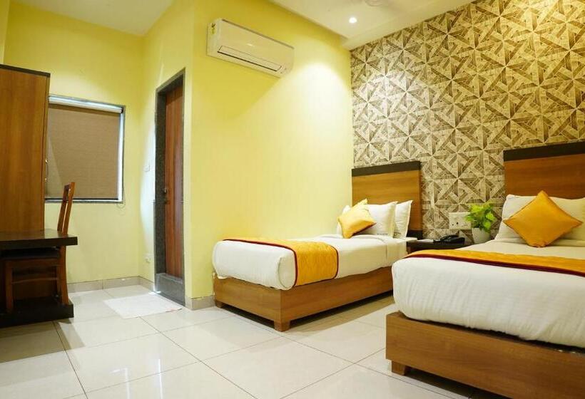 בית מלון כפרי Sri Brundavan Grand Inn