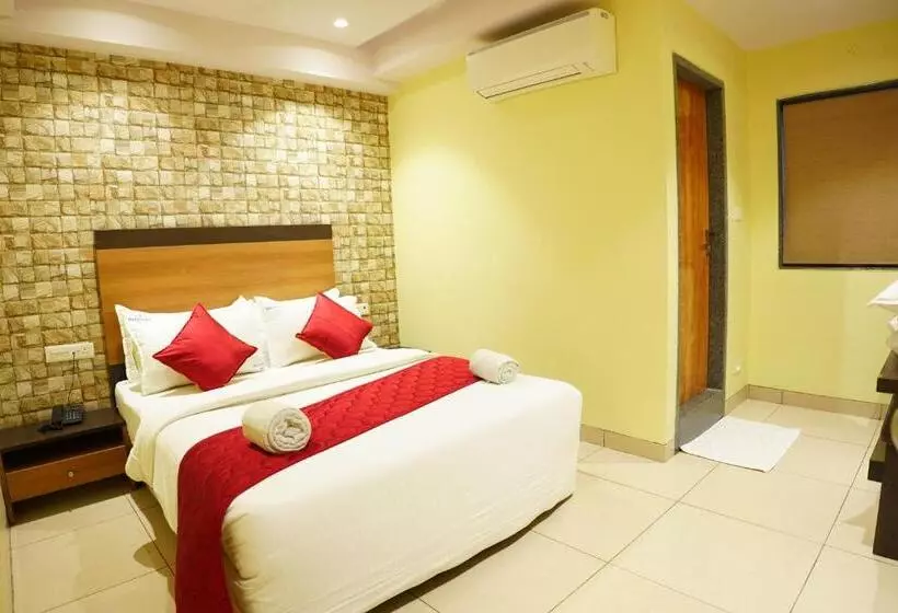 Hotelli Sri Brundavan Grand Inn