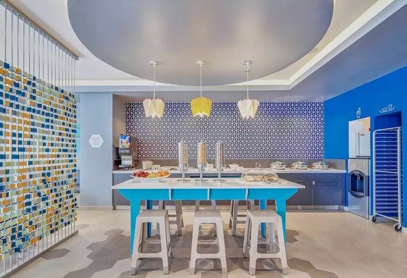 ホテル One Mazatlán