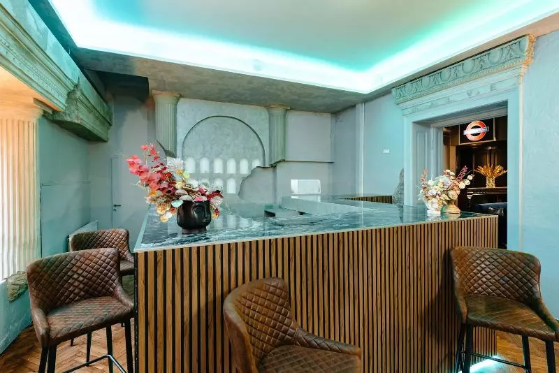 Hotelli Palace Bulevard Inn