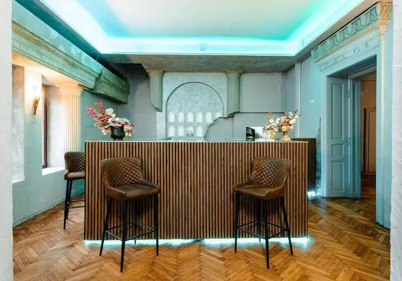 Hotelli Palace Bulevard Inn