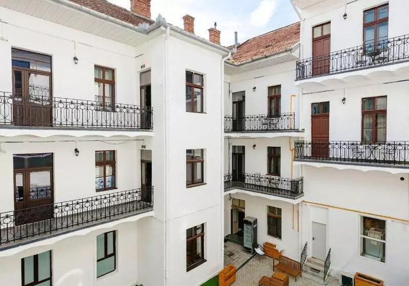 Hotelli Palace Bulevard Inn