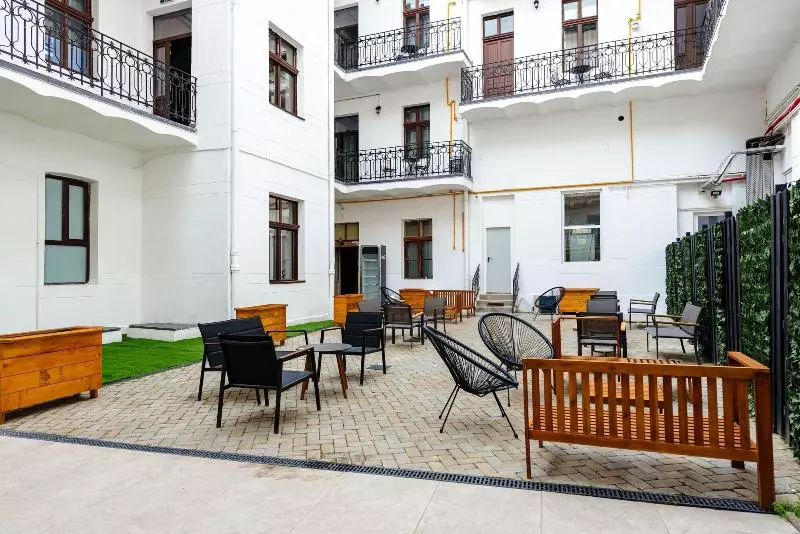Hotelli Palace Bulevard Inn