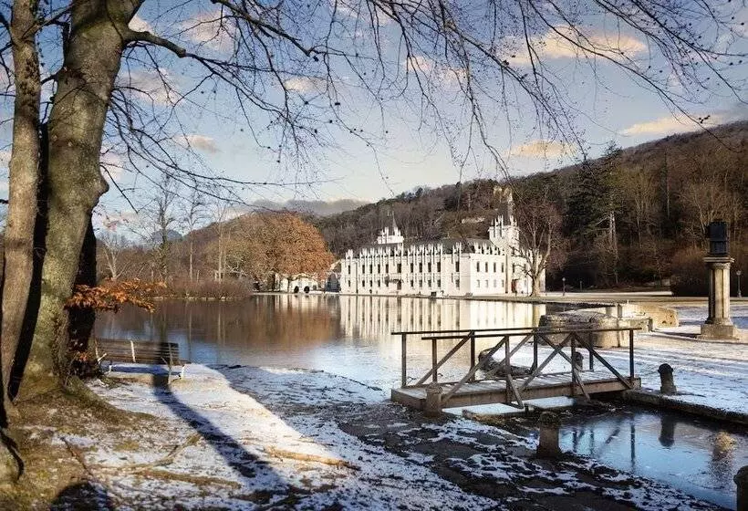 Hotelli Schloss Hernstein