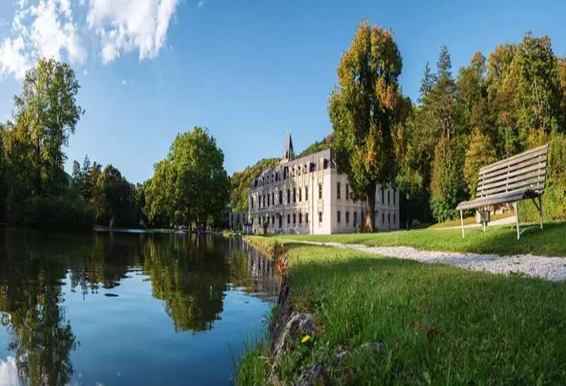 Hotelli Schloss Hernstein