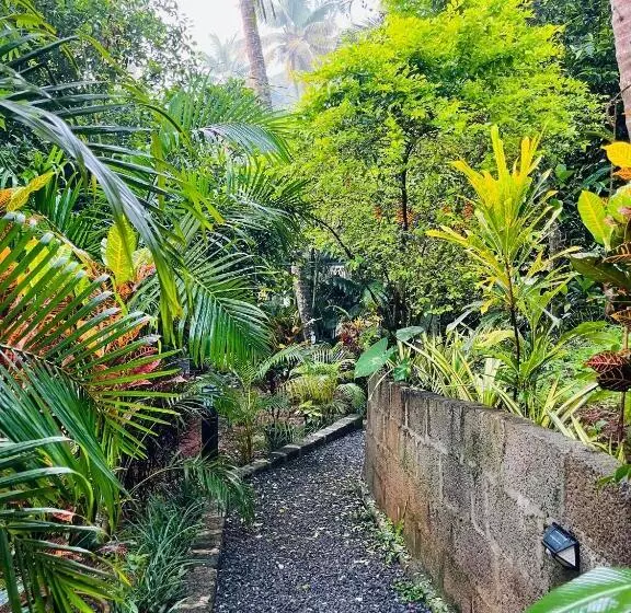 Majatalo Fab   Bamboo Hut With Open Shower