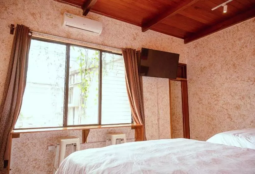 پانسیون Macarena Hostel