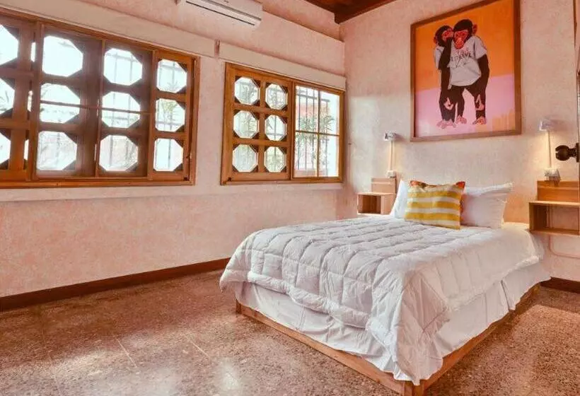 پانسیون Macarena Hostel
