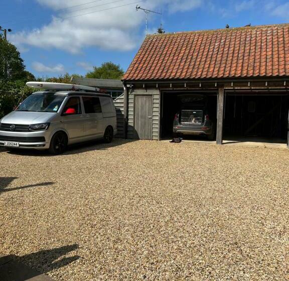 민박 The Norfolk Haybarn