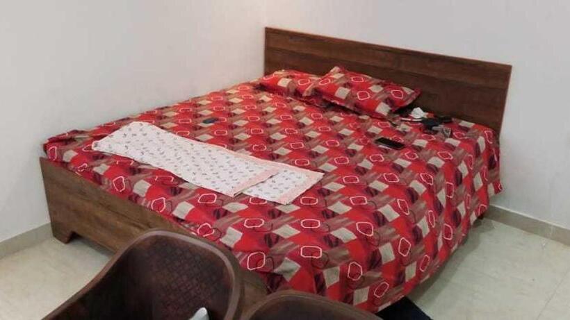 Отель Oyo 81212 Royal Residency