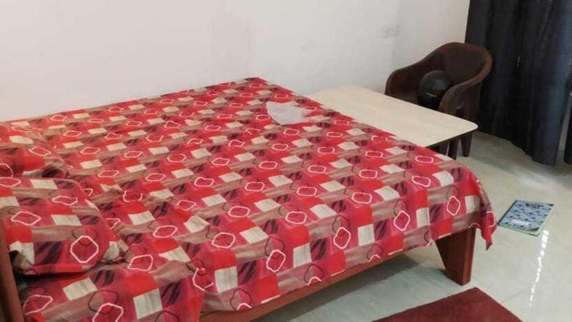 Отель Oyo 81212 Royal Residency