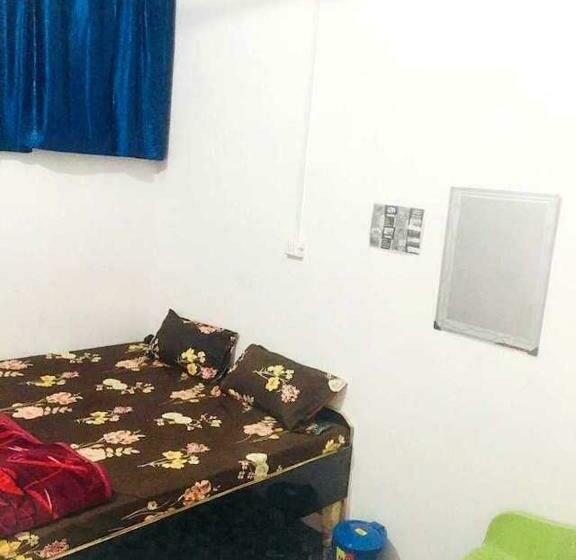 בית מלון כפרי Oyo 81226 Blue Moon