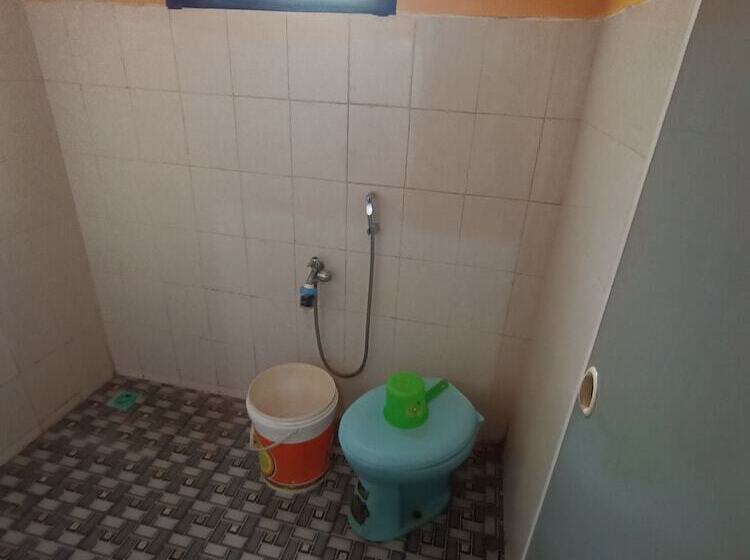 Hotel Spot On 92532 Penginapan Hj Lilis Syariah