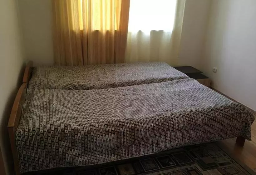 تختخواب و صبحانه гостевой дом крылья