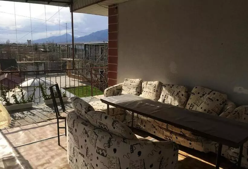 تختخواب و صبحانه гостевой дом крылья