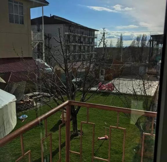 تختخواب و صبحانه гостевой дом крылья