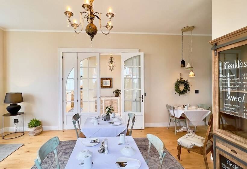 تختخواب و صبحانه Brigadoon Boutique Guesthouse