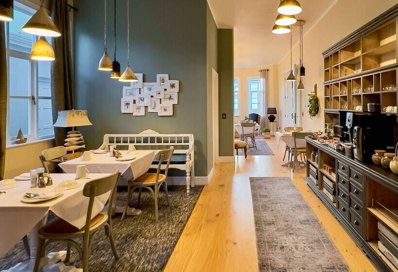 تختخواب و صبحانه Brigadoon Boutique Guesthouse