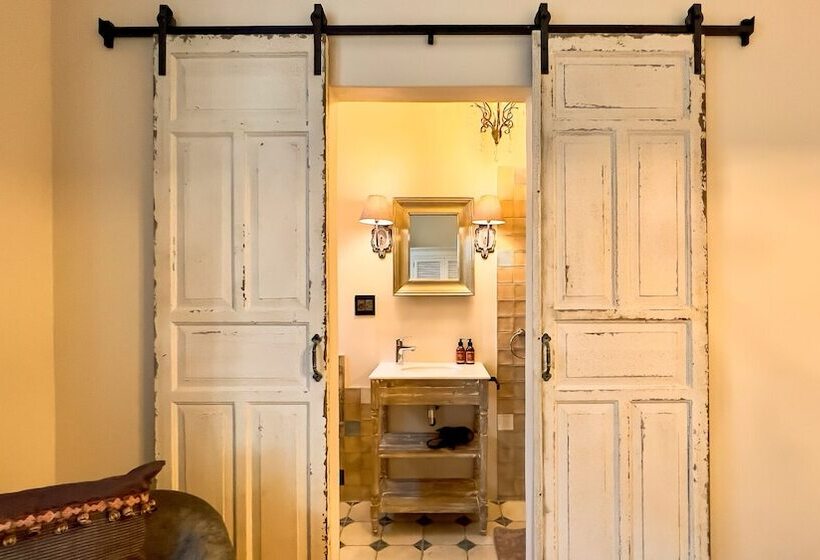 تختخواب و صبحانه Brigadoon Boutique Guesthouse