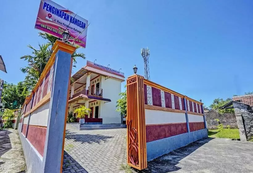 ホテル Spot On 92527 Penginapan Kangean Syariah