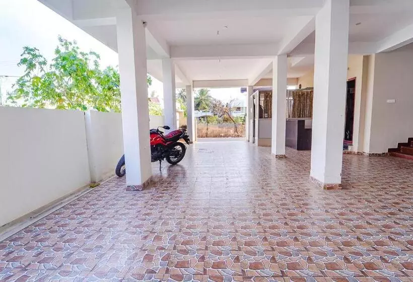 ホテル Varun Residency