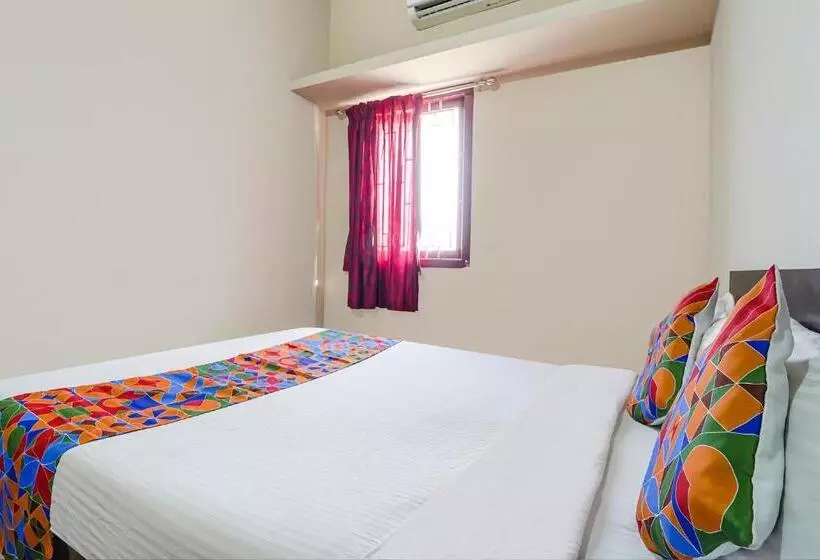ホテル Varun Residency