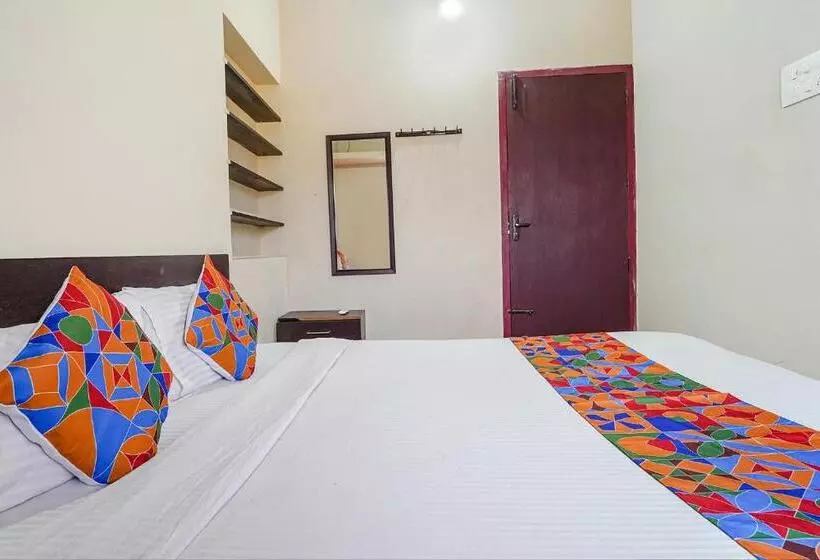 ホテル Varun Residency